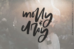 Molly Elroy: A Bold Handwritten Font for Editorial Design